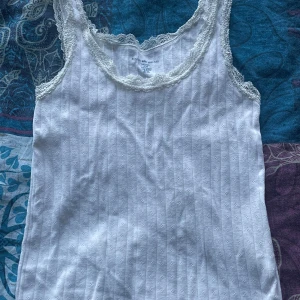 Brandy Melville linne - Säljer detta jättesöta linnet från brandy Melville. Inga defekter🩷