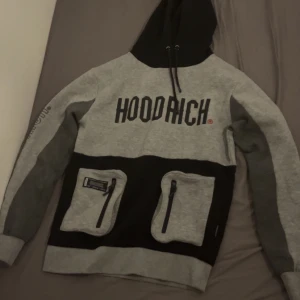 Hoodrich hoodie  - Endast använda 2 gånger  Pris kan diskuteras😁 