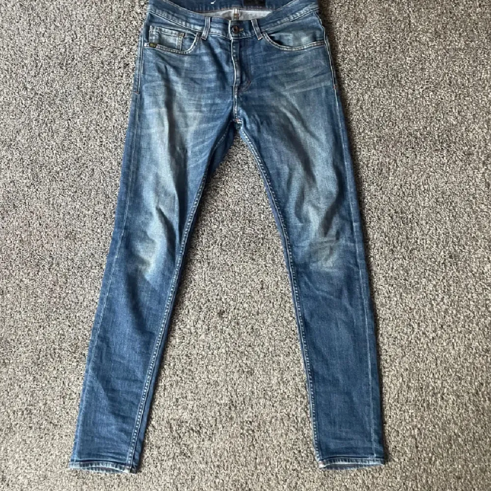 Slimfit tiger of Sweden jeans  Modell pistolero Jätte fint skick . Jeans & Byxor.