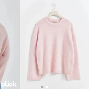 Stickad tröja från Gina tricot - Helt oanvänd stickad tröja från Gina. Kommer inte till användning då jag har en i samma färg fast kofta. Storlek S💗