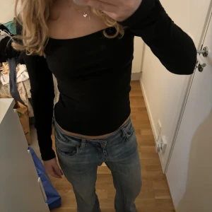 Svart långärmad topp - Jätteskön långärmad topp perfekt till hösten🍁🍂