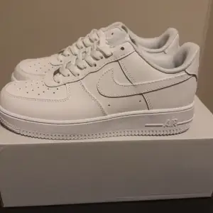 Helt nya Af1 i storlek 42,5| Perfekt skick.