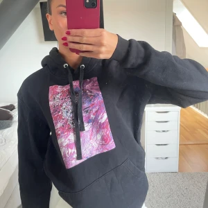 the cool elephant hoodie  - skitsnygh hoodie inför hösten o vintern, nypris 600kr på the cool elephants hemsida. använd några få gånger så superfint skick! 