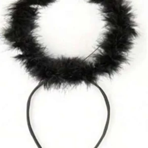 Gloria och vingar  - Svart ängel prylar från halloween. Rensar ut mitt rum 