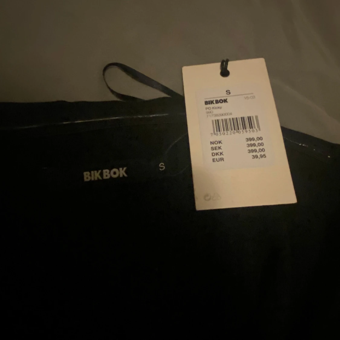 Oanvänd svart axelbandslös jumpsuit - 93