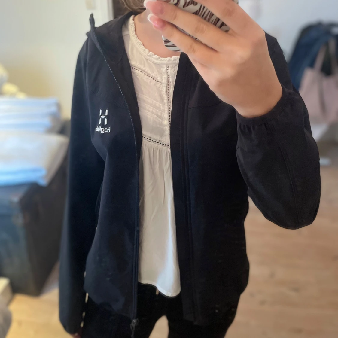 Svart haglöfs jacka - 1