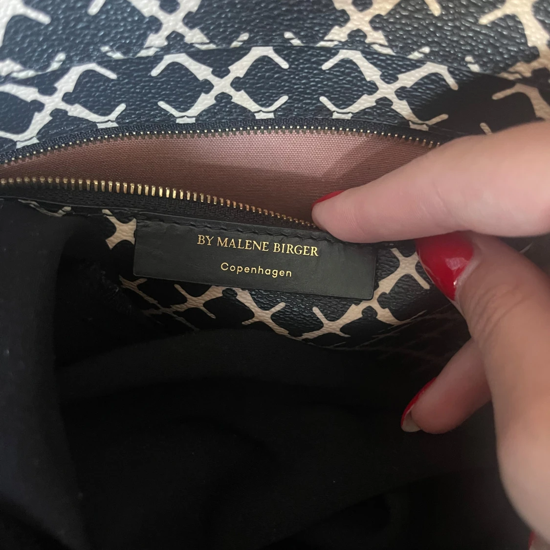 Mönstrad shoppingväska från By Malene Birger - 92