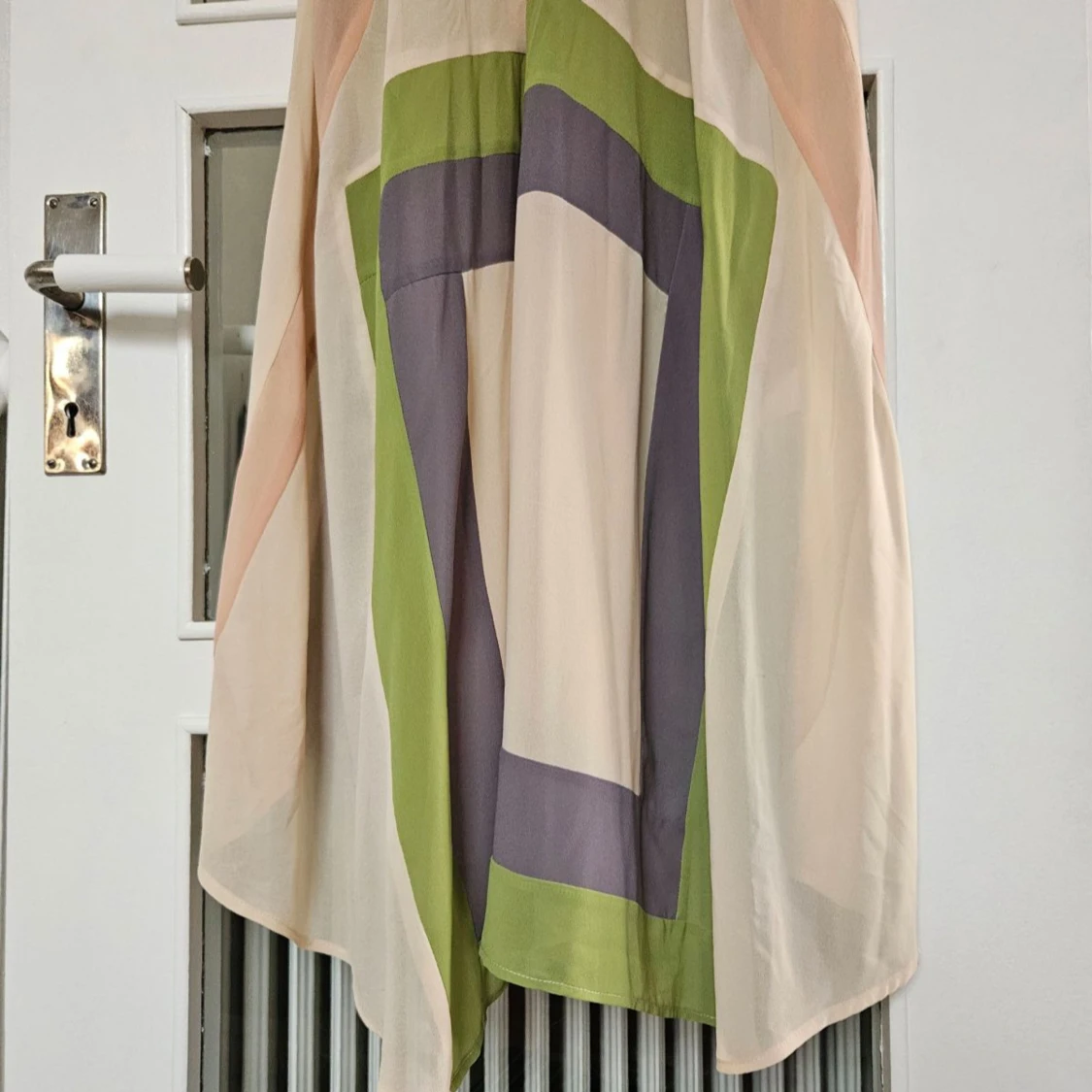 Mönstrad långklänning med smala axelband - 91