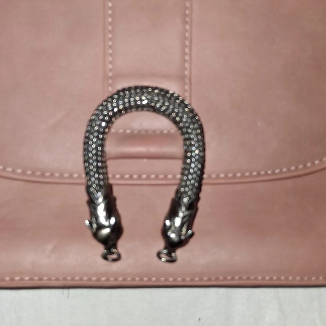 Beige axelväska från Gina Tricot - 93