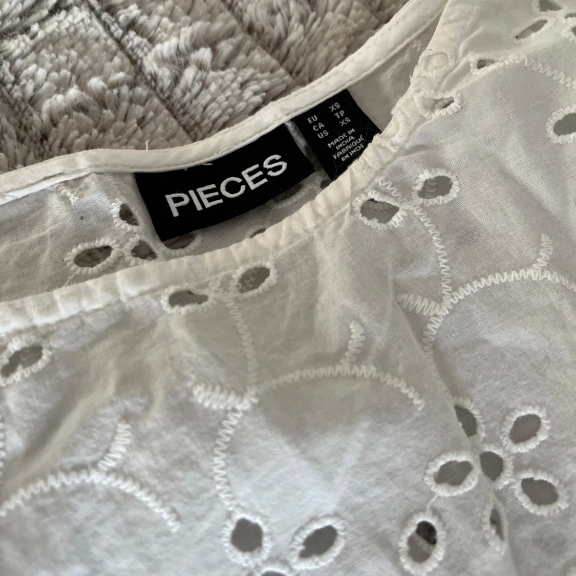 Jättefin vit blus från vero Moda!💕 - 90