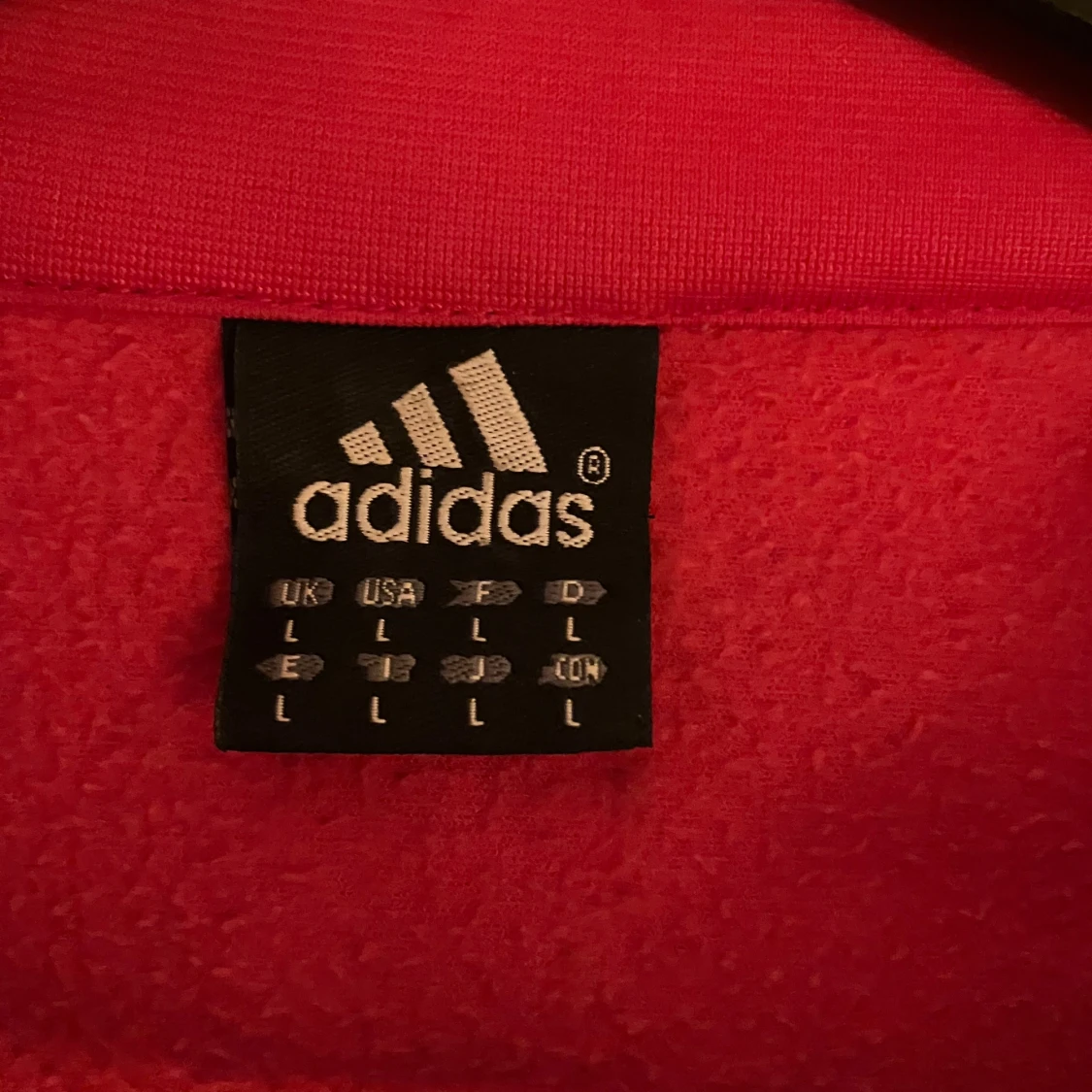 Röd adidaströja - 92