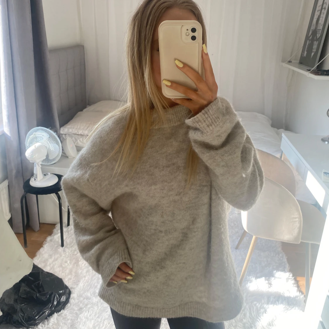 Beige stickad tröja - 1