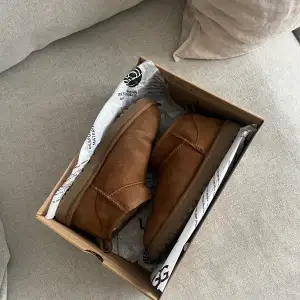 Ugg i färgen chestnut 