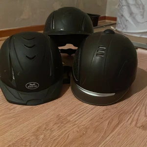 Ridhjälmar  - Ridhjälmar till salu 