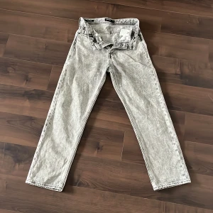jeans - bra skick pris kan diskuteras 