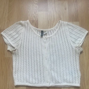 Vit T-shirt med mönster - Söt tshirt