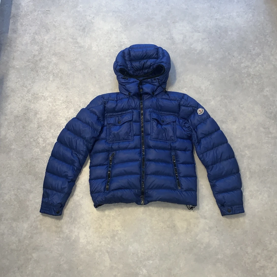 Blå dunjacka från Moncler