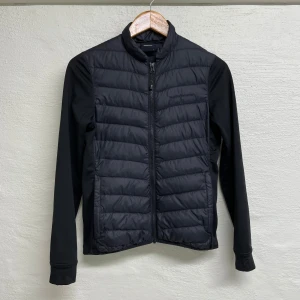 Peak performance jacka - Peak performance jacka i storlek S.