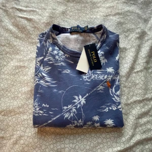 Ralph Lauren - Sweatshirt S (New £149) - ralph lauren polo fish terry  Fits true to size, take your normal size 100% cotton Machine washable   Elevate your look with this Ralph Lauren Fish Terry Sweatshirt.