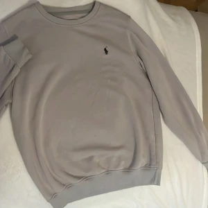 Helt ny ralph lauren tröja. Pris kan diskuteras - Oanvänd tröja. Polo ralph lauren