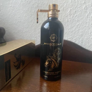 Montale Arabians Tonka Eau de Parfum - Säljer en lyxig Montale Arabians Tonka Eau de Parfum.  Har bara använt några sprays och den va stark och hållde två dagar. det var en blindbuy