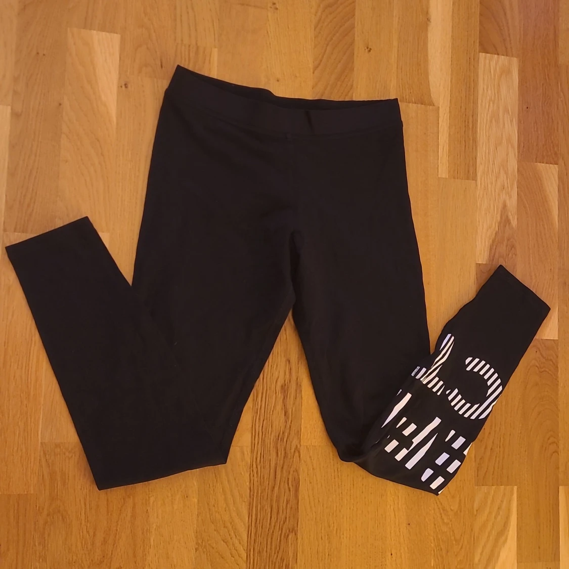 Svarta leggings från H&M Sport