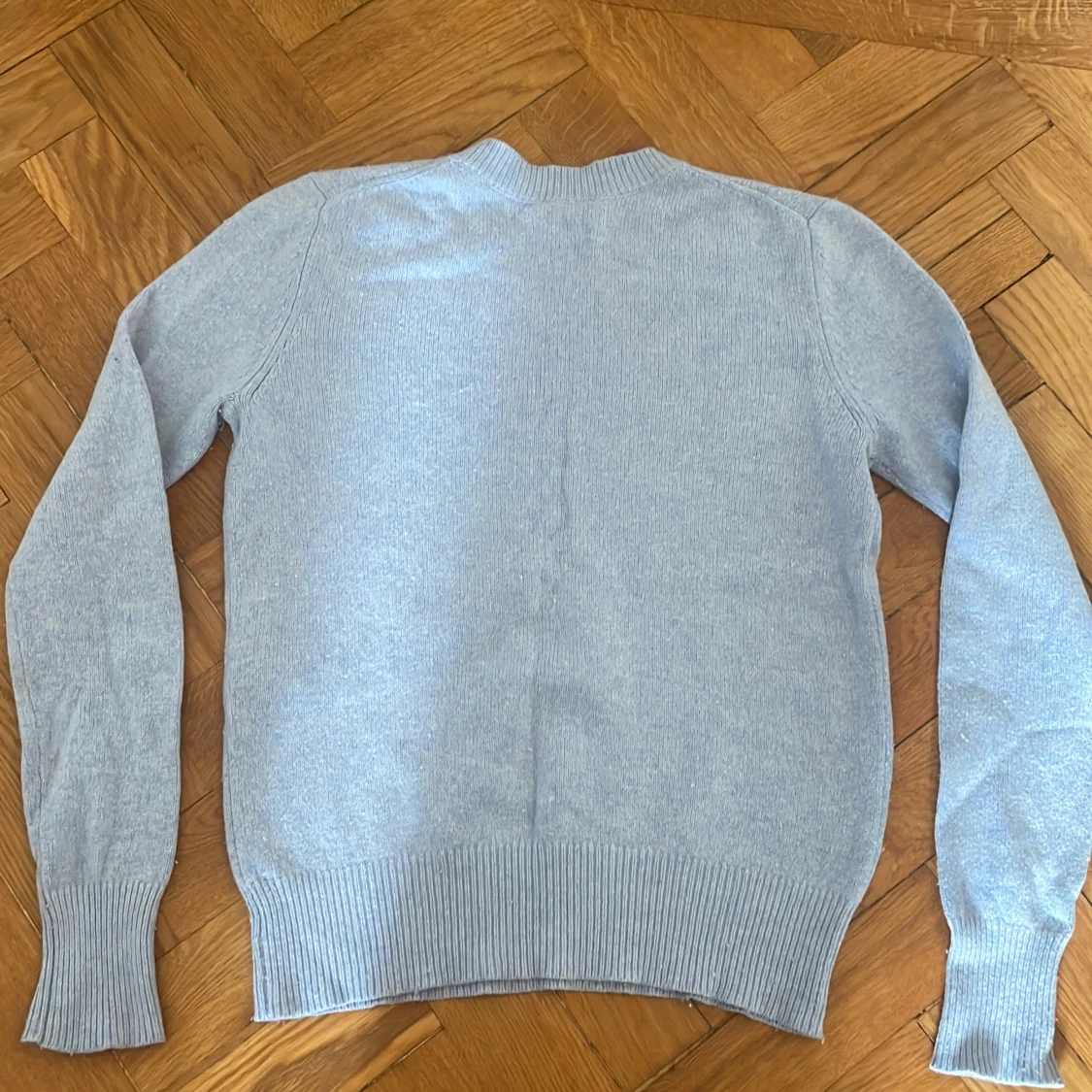 Ljusblå tjocktröja  - 91