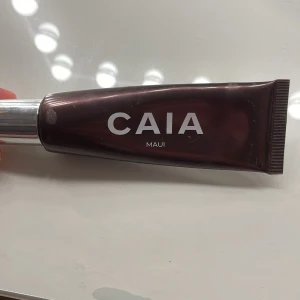 Krämbronzer från Caia! - Använd fåtal gånger (2-3), säljer för att det är fel färg för mig! Kan förhandla pris!