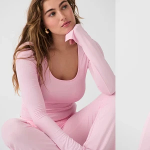 rosa tröja - så fin tröja i rosa💓💓använd en gång, som ny 