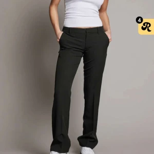 Lågmidjade kostymbyxor  - Superfina kostymbyxor från bikbok i modell Vera🥰🥰🥰nyskick!