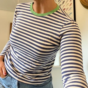 Randig tröja - Randig tröja från & Other stories. Frakt tillkommer på 58kr