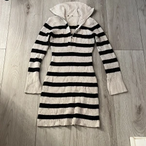 Klänning - Höst klänning som aldrig är använd 