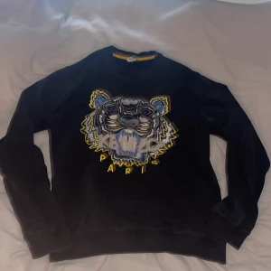 Kenzo tröja - Säljer en kenzo tröja som är i ganska bra skick. Inga synliga skavanker på tyget.