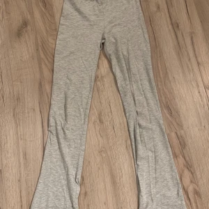 Bootcut  - Säljer dessa bootcut tightsen då jag inte använder dom mer
