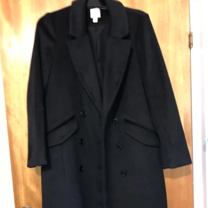 Vinter / höst kappa / rock  - Nyskick aldrig använd  St 38/M Ull blandning  Varm