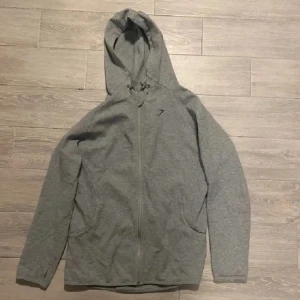 gymshark hoodie  - bra skick, storlek L 