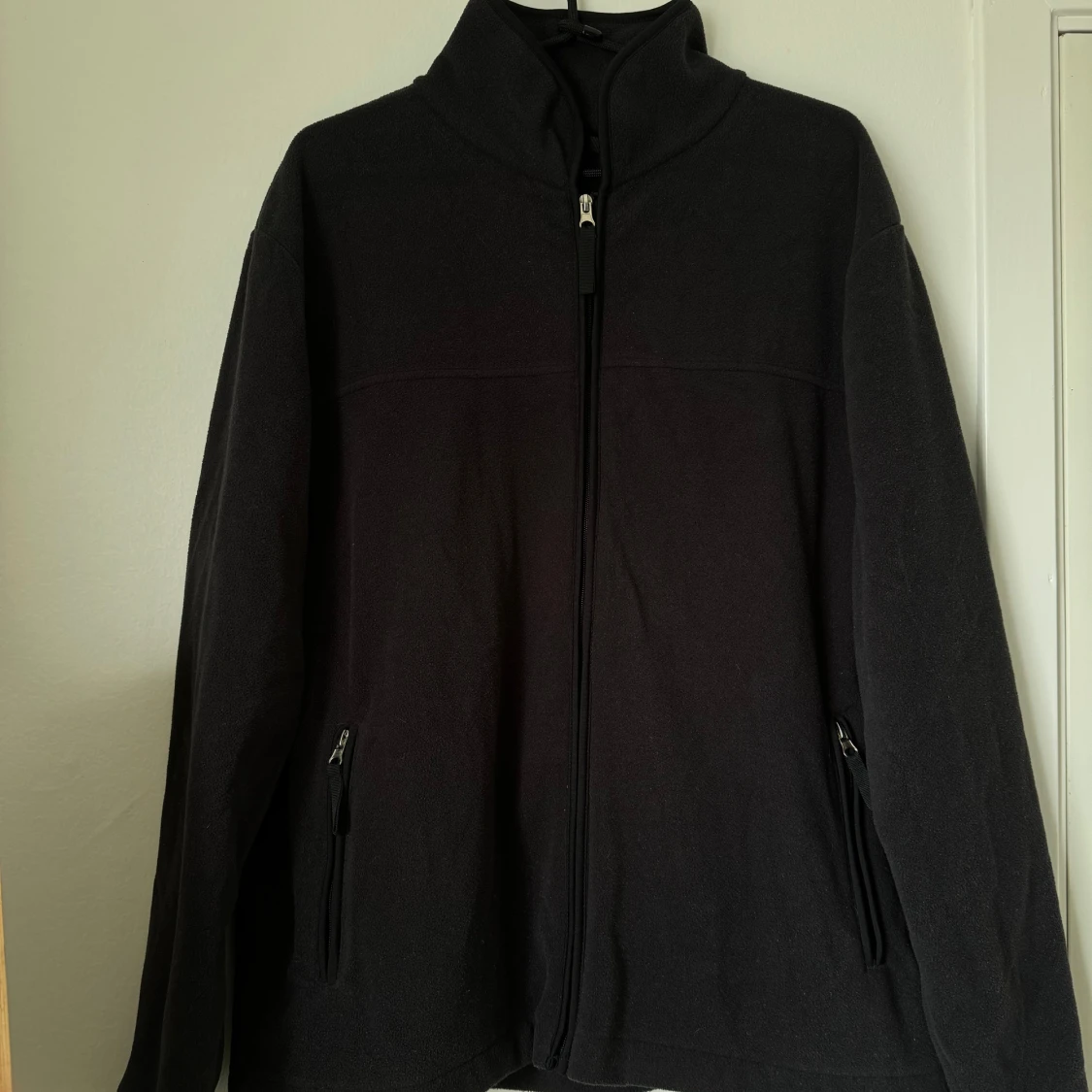 Svart fleecejacka från 157