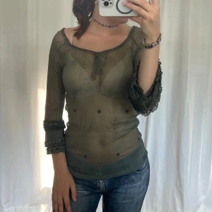 Mesh topp - Grön / khaki mesh blus från Cream med paljetter 💖