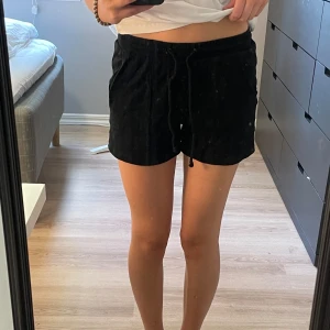 Mjukisshorts - Säkjer dessa mysiga shorts då de itne kommer till användning längre.
