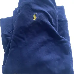 Stilren Ralph Lauren hoodie  Väldig bekväm tröja nu till hösten och vintern :)  