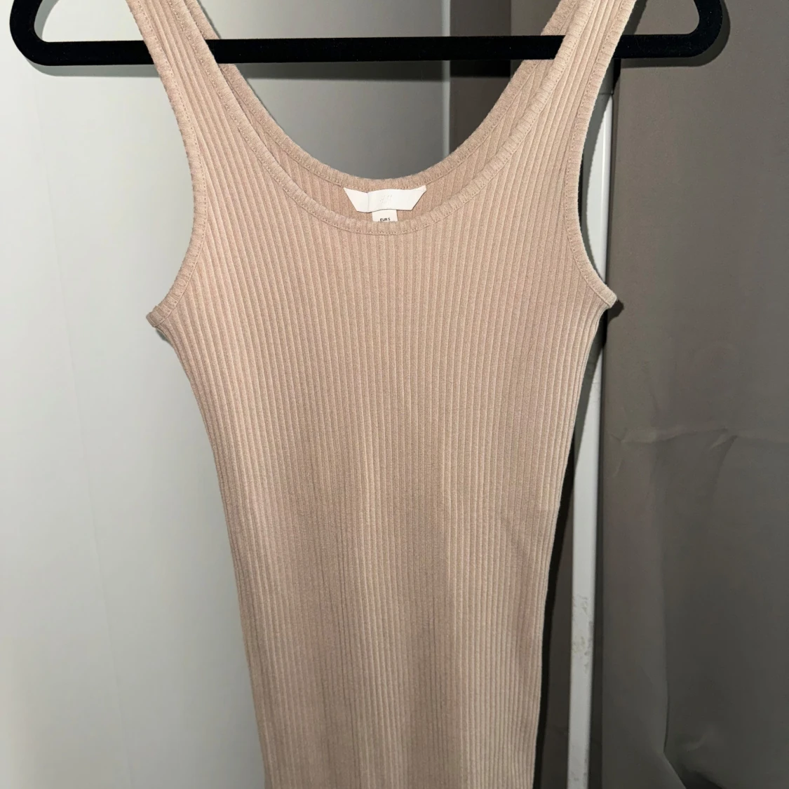 Ribbad klänning - 90