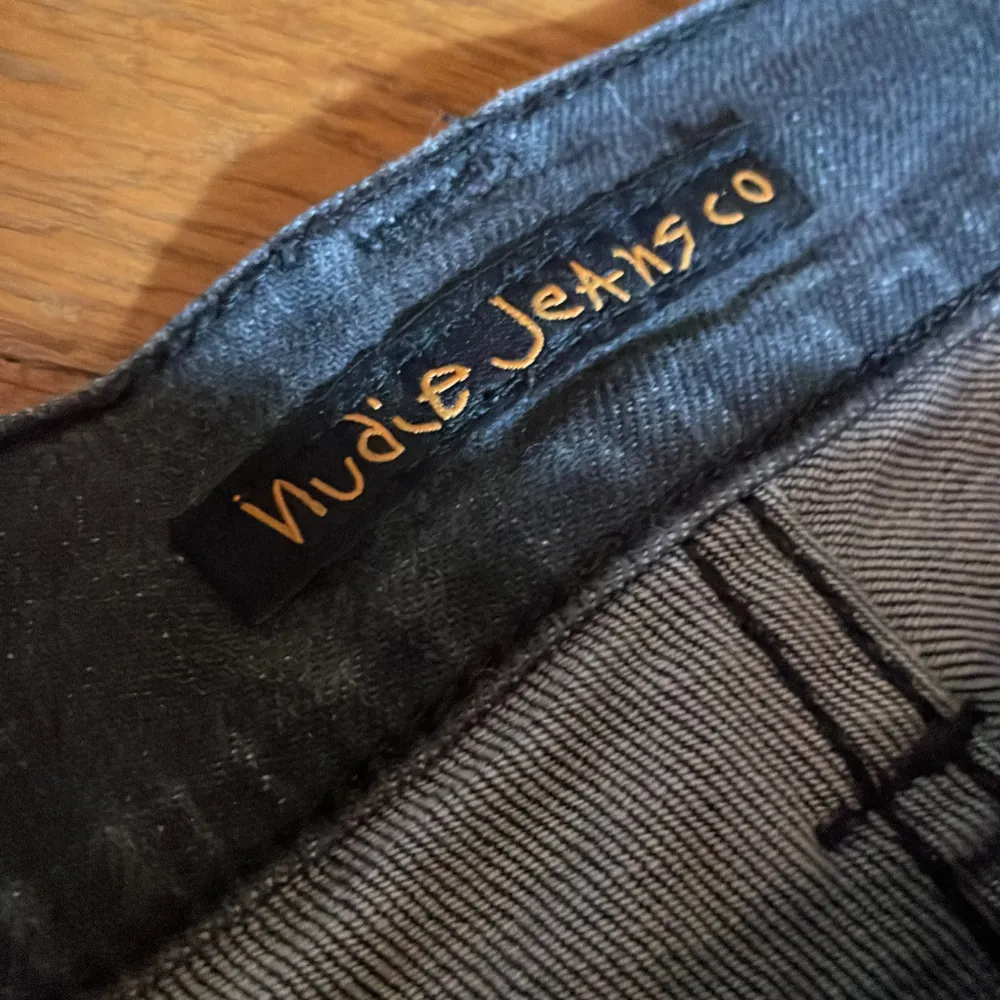 Shyssta nudie jeans i storlek w27 L32. Säljer pga av att de är för små. Pris kan diskuteras. . Jeans & Byxor.