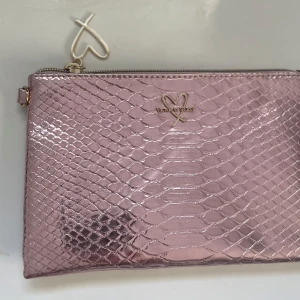 Victoria Secret necessär  - Rosa Victoria Secret necessär 