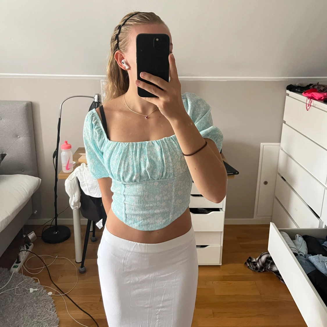 Blå blommig blus storlek M - 90