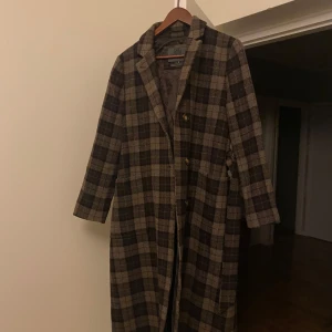 Brixtol kappa  - Jättefin kappa från brixtol i mycket gott skick då den knappast har kommit till användning. Hör av dig vid frågor och funderingar!