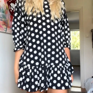 Klänning  - Söt klänning från Zara🩷