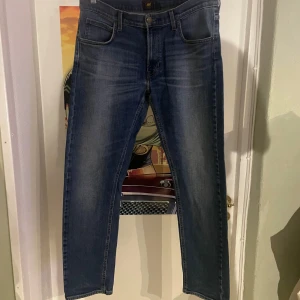 Jeans  - Snygga jeans i herrmodell! Bra skick😊