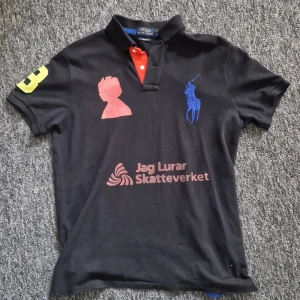 Polo Ralph Lauren "Jag lurar skatteverket" tröja - Jag lurar skatteverket polo tröja. Använd några gånger bara så väldigt bra skick. Passar för M