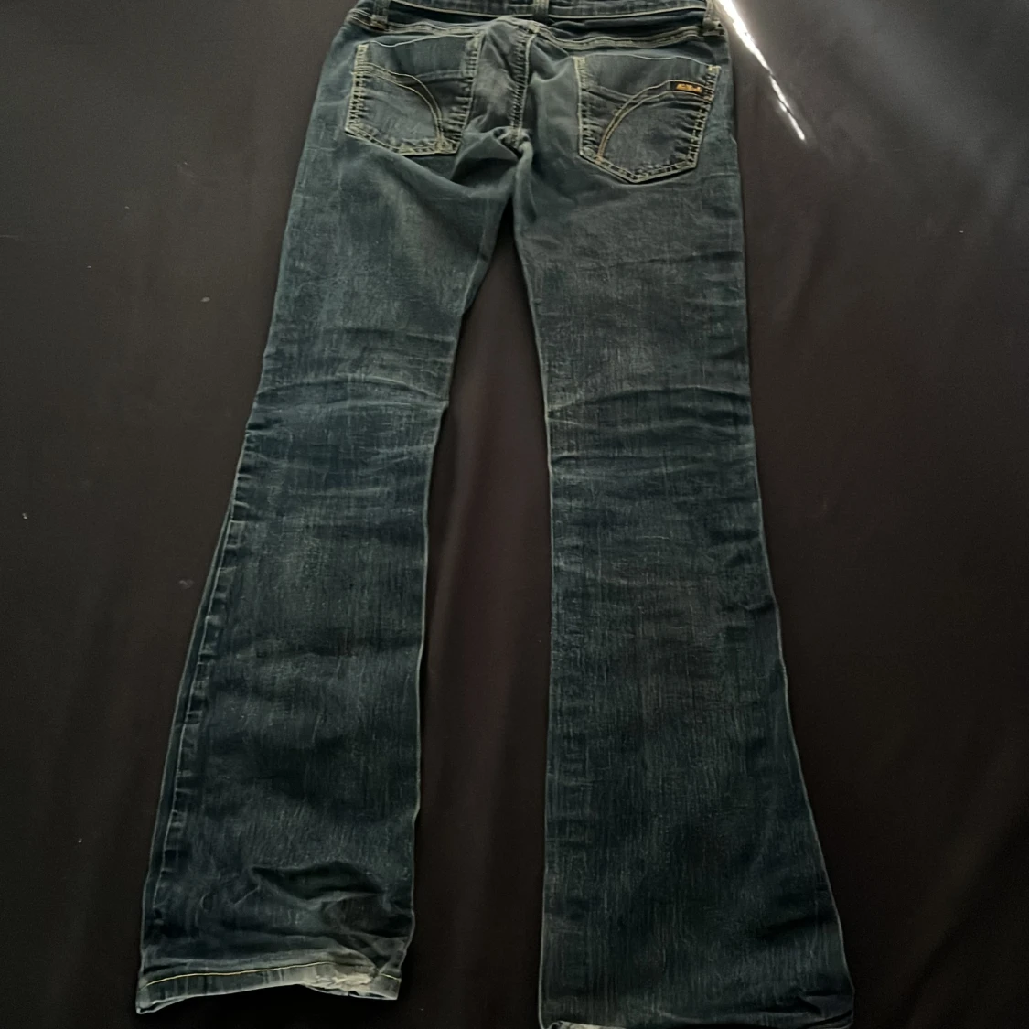 VÄLDIGT låg midjade Bootcut killah jeans - 91