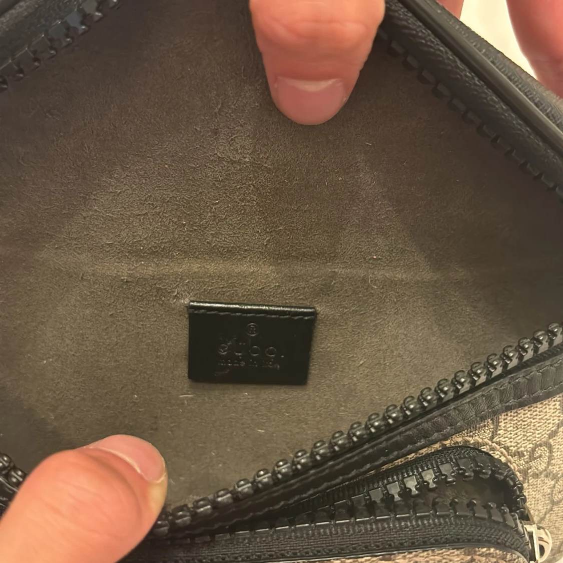 Gucci magväska - 90